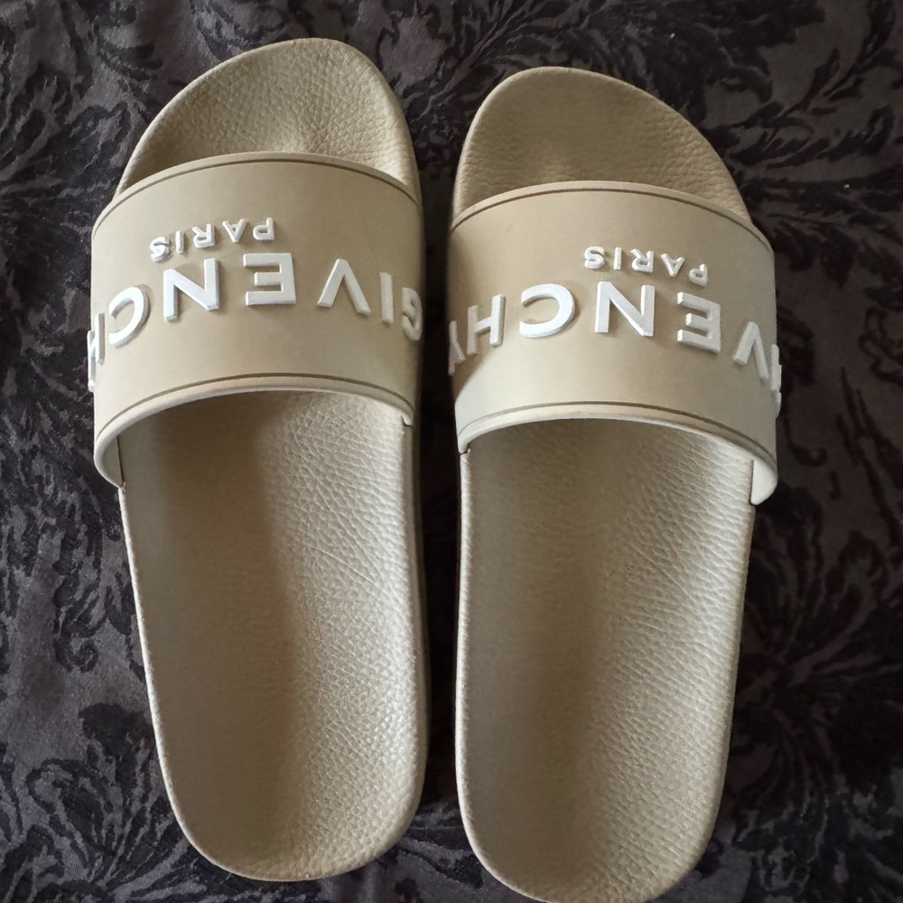 Givenchy Cream Logo Slides